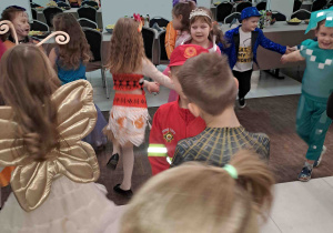 Zabawa taneczna na balu