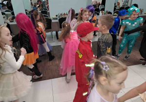 Zabawa taneczna na balu