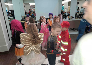 Zabawa taneczna na balu