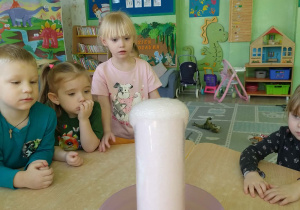 zabawa badawcza - wulkan