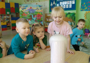 zabawa badawcza - wulkan