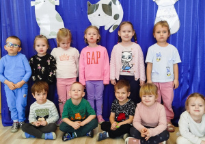 Niezabudki pozują do wspólnego zdjęcia