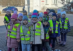 Dzieci oglądają Urząd Stanu Cywilnego