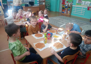 Przygotowanie i degustacja gofrów