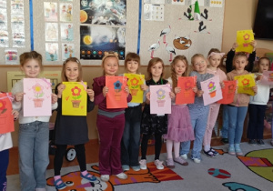 Dziewczynki z upominkami