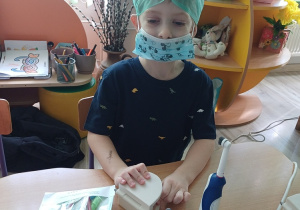 Dzieci wcielają się w rolę dentysty