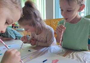 Kreatywne malowanie słomkami