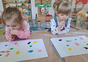 Kreatywne malowanie słomkami