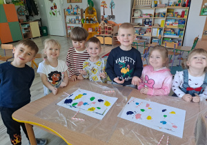 Kreatywne malowanie słomkami