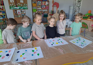 Kreatywne malowanie słomkami