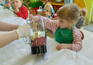 Robienie kaktajlu owocowego