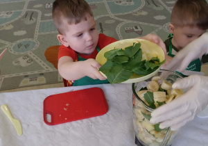 Dokładanie składników