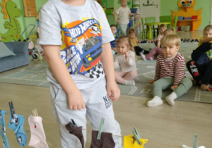 Rozwieszanie prania - skarpetek