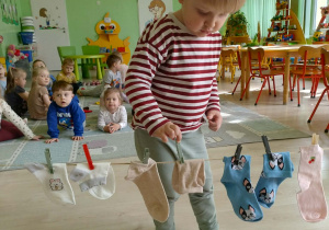 Wieszanie prania - skarpetki