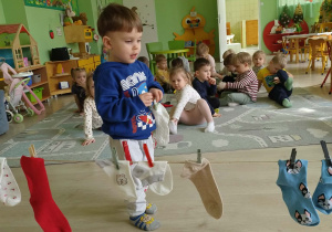 Wieszanie prania - skarpetki