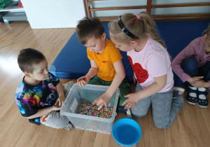 Poznajemy świat wszystkimi zmysłami!