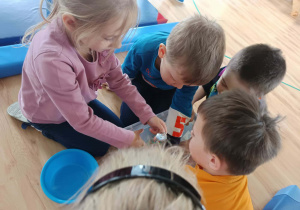 Poznajemy świat wszystkimi zmysłami!