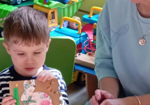 Wspólne tworzenie kartek Wielkanocnych