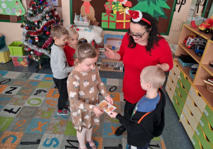 Ćwiczenia artykulacyjne usprawniające język "Zagubione listy"