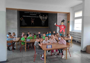 Uczestnicy konkursu - kutnowskie przedszkolaki w oczekiwaniu na rozpoczęcie rywalizacji