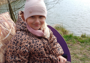 Przedszkolaki podczas przejażdżki po Malinowym Grodzie