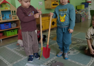 Zapoznanie ze sprzętem ogrodowym