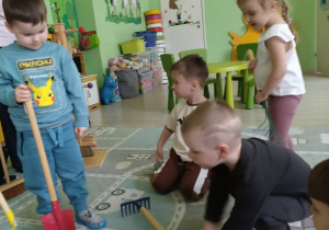 Zapoznanie ze sprzętem ogrodowym