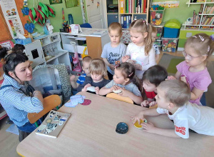 Warsztaty ceramiczne w grupie ,,Jagódki''