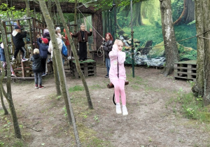Zabawy na ścieżce sprawnościowej