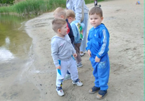 Zabawy nad jeziorem