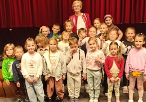 Dzieci na deskach teatru