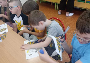 Poznajemy życie pszczół i szkołę od środka