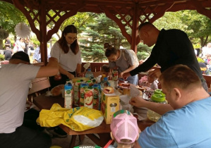 Piknik Rodzinny - poczęstunek