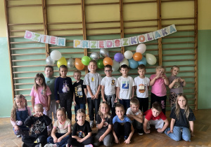 grupowe zdjęcie podczas Dnia Przedszkolaka