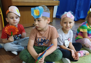 Dzieci podczas wspólnej zabawy z okazji Dnia Przedszkolaka
