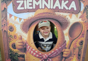 Pamiątkowa fotografia dziecka w fotobudce