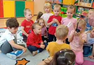 Dzieci mogą porozmawiać przez krótkofalówkę