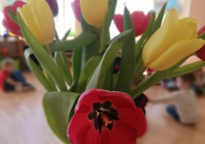 Tulipany w wazonie